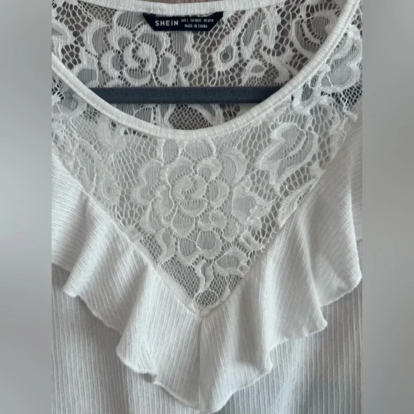 NWOT White Lace Ruffle Top - Picture 4 of 9